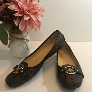 Liz Claiborne Flex Flats